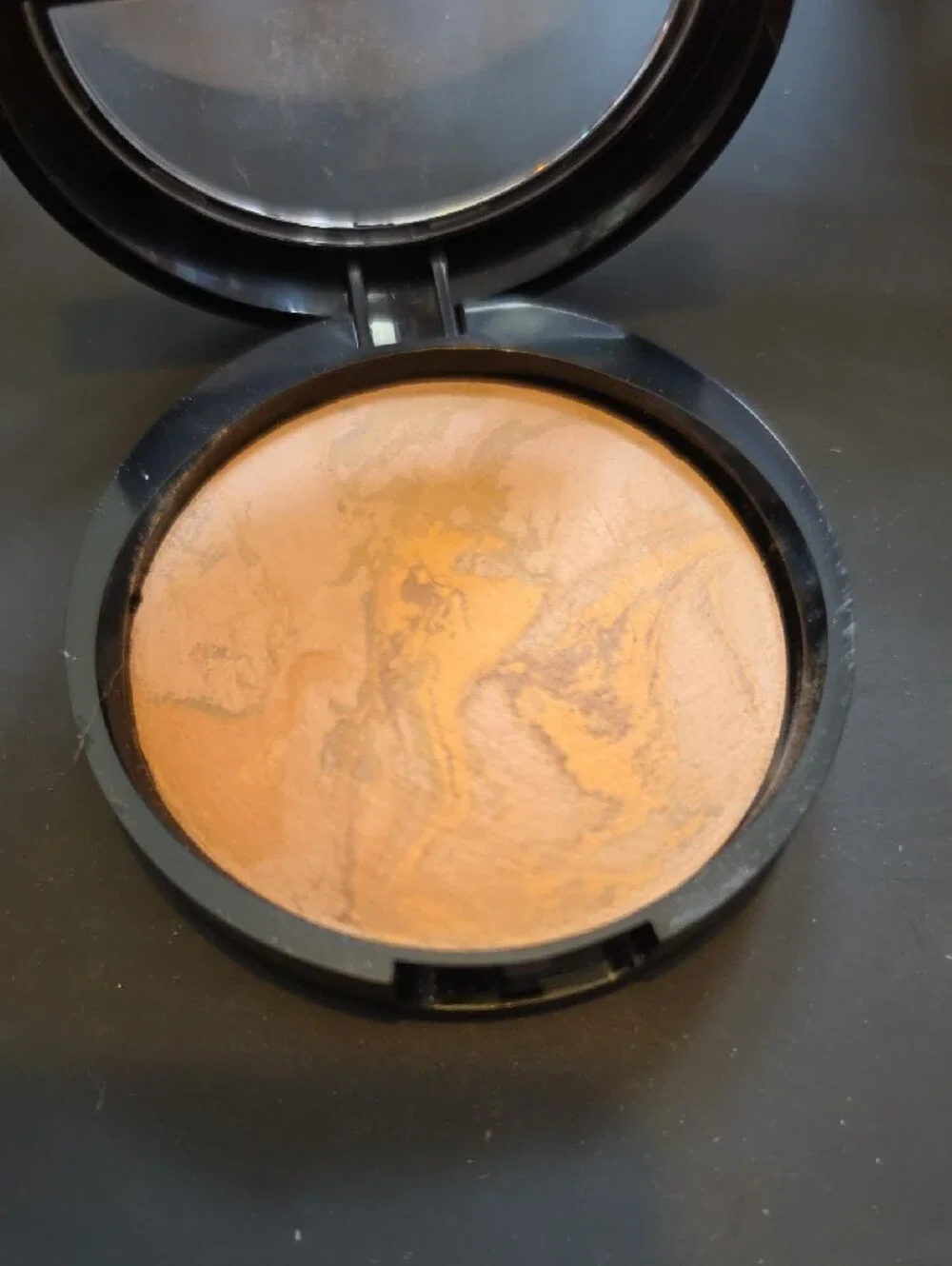 Laura Geller Baked Balance & Brighten- Medium